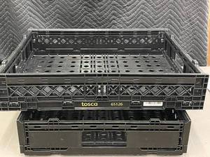 lot 222 image: Lot of 5 Tosca 65126 Plastic Stacking Crates