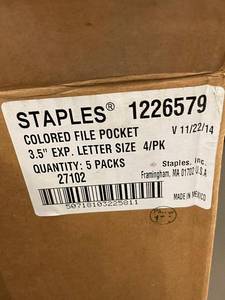 lot 231 image: DE 3 - Staples Colored File Pocket 3.5 in. Expansion Letter Size - 5 Packs of 4