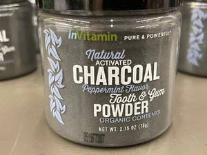 lot 251 image: Lot of 8 Peppermiont inVitamin Activated Charcoal Tooth & Gum Powder (2.75 oz)