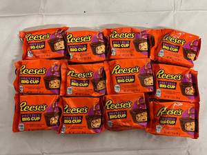 12 Reeses Pretzel Big Cups