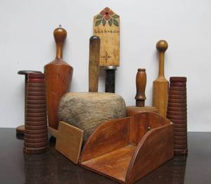 lot 42 image: Very Nice Lot of Antique Primitive Wooden & other Items 
