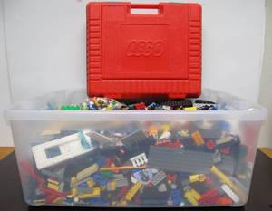 lot 48 image: LARGE Lot of Legos - Over 25lbs