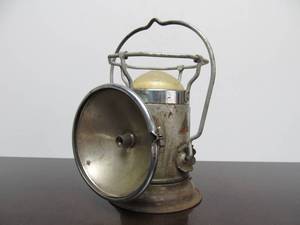 lot 55 image: Vintage DELTA Hand Lantern