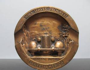 lot 68 image: Very Cool Original WW2 era GENERAL MOTORS Solid Brass Advertising Ashtray