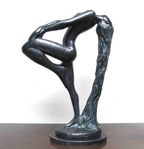 lot 72 image: LARGE Vintage 1970s Art Nouveau Figural Nude Sculpture