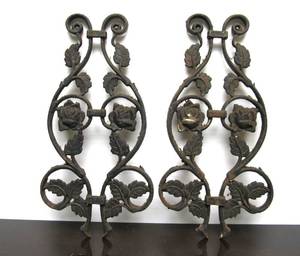 lot 98 image: Origi Antique Cast Iron Architectural Pieces