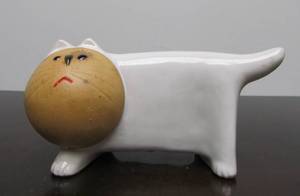 lot 105 image: Vintage Mid Century OTAGI Art Pottery Cat Bank