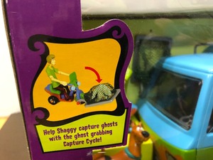 lot 239 image: Brand New SCOOBY DOO Mystery Machine Playset