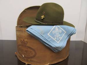 lot 123 image: Great Condition Old Vintage Boy Scout Leader Hat wOriginal Box