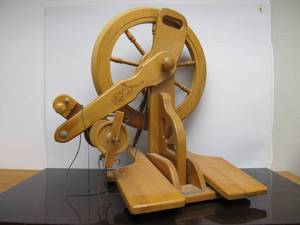 lot 154 image: Quality MAJACRAFT Spinning Wheel