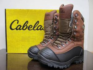 lot 159 image: Like-New or New Cabelas Mens Predator Winter Pac Bookts - Size 10D