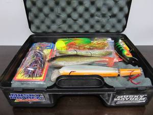 lot 164 image: Tackle Box FULL of New MUSKIE Fishing Lures