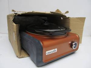 lot 220 image: Lot of 3 New & Unused Crock Pots