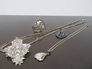 lot 179 image: Very Nice Estate Lot of Sterling Silver Jewelry