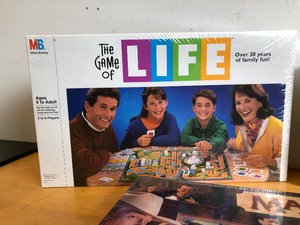lot 265 image: Lot of 4 Brand New Sealed Games - LIFE Mousetrap Jumanji & Masterpiece