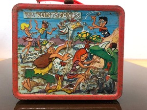lot 331 image: Vintage 1971 Embossed Metal THE FLINSTONES Lunchbox