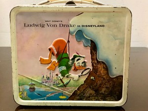 lot 367 image: Vintage LUDWIG VON DRAKE in Disneyland Lunchbox wOriginal Thermos