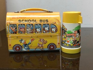 lot 369 image: Vintage WALT DISNEY SCHOOLBUS Lunchbox wOriginal Thermos