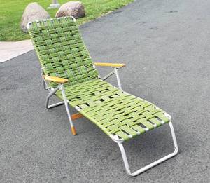 lot 8 image: Excellent Vintage TELESCOPE Wood Arm Green Tube Aluminum LawnLounge Chair