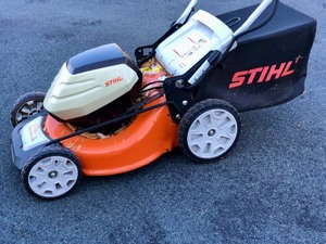lot 3 image: Working STIHL Electric Lawnmower Model RMA 460V 