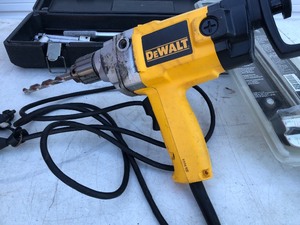 lot 376 image: Estate Lot of Good Tools Including Working Dewalt DW130 Reversing Drill