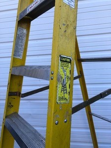 lot 442 image: WERNER 8 Fiberglass Ladder