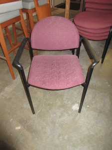 lot 203 image: KI UPHOLSTERED RECEPTION CHAIRS