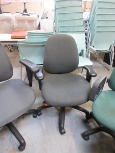 lot 227 image: ASSORTED BRAND ADJUSTABLE OFFICE CHAIRS
