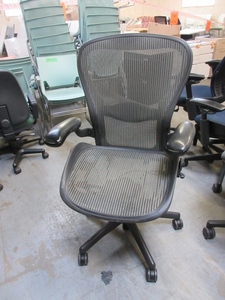 lot 228 image: HERMAN MILLER AERON OFFICE CHAIR