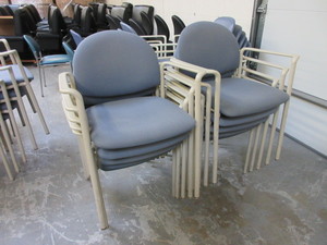 lot 240 image: KI, UPHOLSTERED, PADDED, RECEPTION CHAIRS