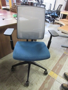 lot 244 image: SIT ON IT MESH BACK TASK CHAIRS