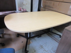 lot 149 image: HERMAN MILLER EVERYWHERE OVAL CONFERENCE TABLE