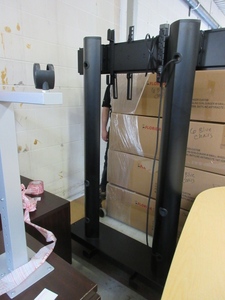 lot 150 image: PEERLESS, ROLLING TV MOUNT