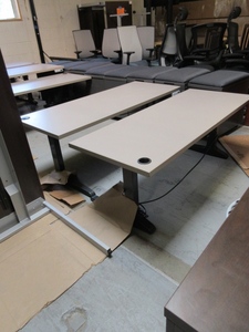 lot 169 image: WORKRITE ERGONOMICS SIT STAND DESKS