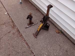 Lot of 2 Jacks