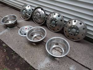Set of 4 Truck Hub CapsSimulators