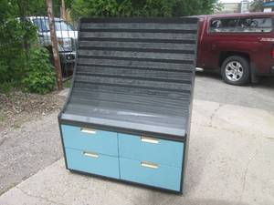 lot 2 image: (UD1) Card Display Unit with 4 Larg...