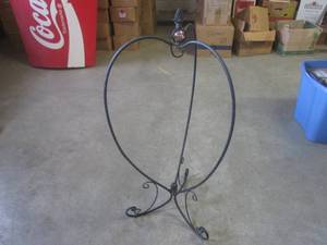 lot 54 image: (BSB) Metal Hanger Stand Hang Plant...