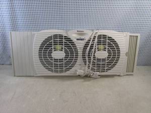 lot 55 image: (EW4) Holmes Dual Window Fan - Work...