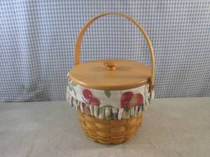 lot 73 image: (CS) Vintage Longaberger Hand Woven...