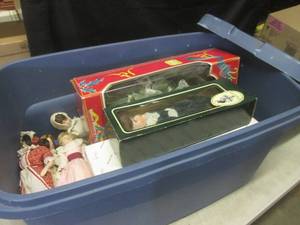 lot 99 image: (G-1) Large 30 Gallon Tote of Porce...