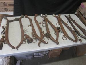 lot 103 image: (EW5) Assortment of VintageAntique...