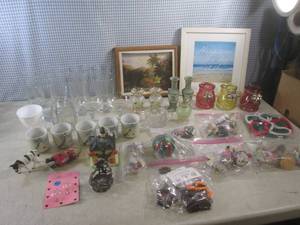 lot 114 image: (A-1) Assortment of Small Decor Etc...
