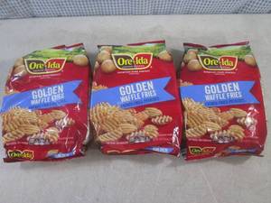 lot 160 image: (FRZ) 3 Bags Frozen Ore-Ida Golden ...