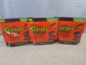 lot 166 image: (B-1) 3 Share Pack Bags Dark Reeses...