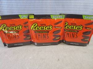 lot 167 image: (B-1) 3 Share Pack Bags Dark Reeses...
