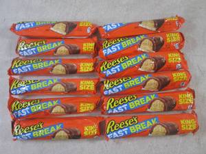 lot 190 image: (B-3) 12 King Size Reeses Fast Brea...