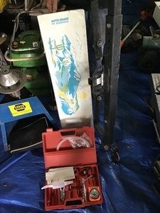 lot 38 image: Reese Universal Hitch, Napa Wheel Balancer, Sunshade, & Tool Kit