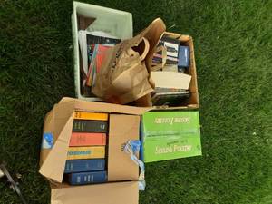 lot 76 image: Large assortment of Manuals