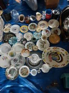 lot 79 image: Large Assortment of Trays, Plates and more
